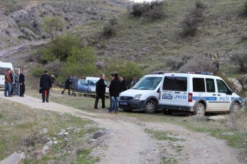 ÖNCE EŞİNİ VURDU, ARDINDAN İNTİHAR ETTİ