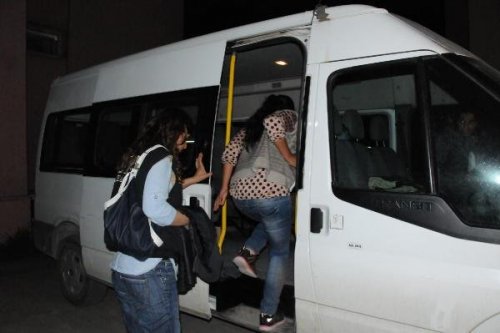 PKK'DAN KURTARILAN 3 KIZ AİLELERİNE TESLİM EDİLDİ