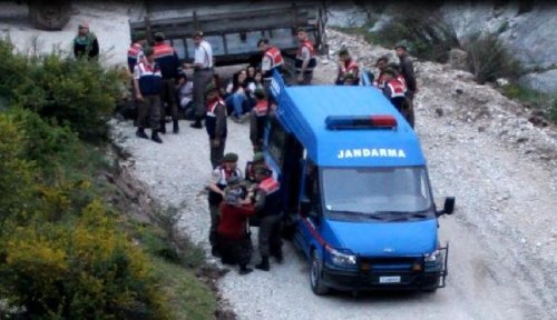 PROTESTOCU KÖYLÜ KADINLARA JANDARMA BUNU YAPTI