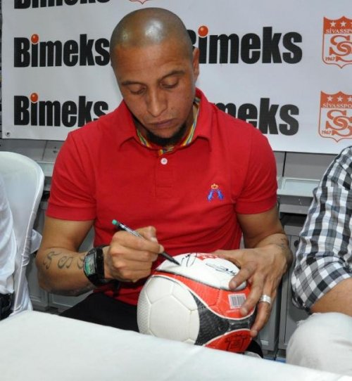 ROBERTO CARLOS İMZA GÜNÜNE KATILDI