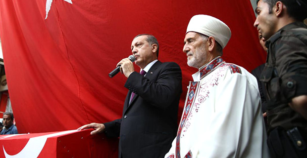 sehit-baskomiserin-cenazesine-katilan-erdogan-dan_x_7602703_57.jpg