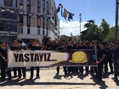 SOMA'DA HAYATINI KAYBEDENLER İÇİN DUALI EYLEM