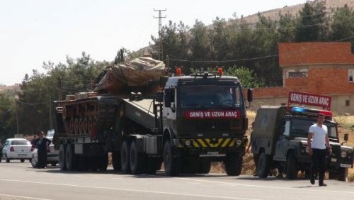 SURİYE SINIRINA TANK SEVKİYATI