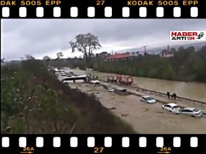 BÖLÜNMÜŞ YOL GİTTİ BÖLÜNMÜŞ NEHİR GELDİ