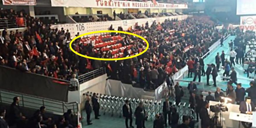 AKP'DE ÇÖKÜŞÜN İLK GÖRÜNTÜLERİ